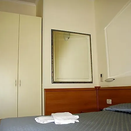 Hotel Angela 3*